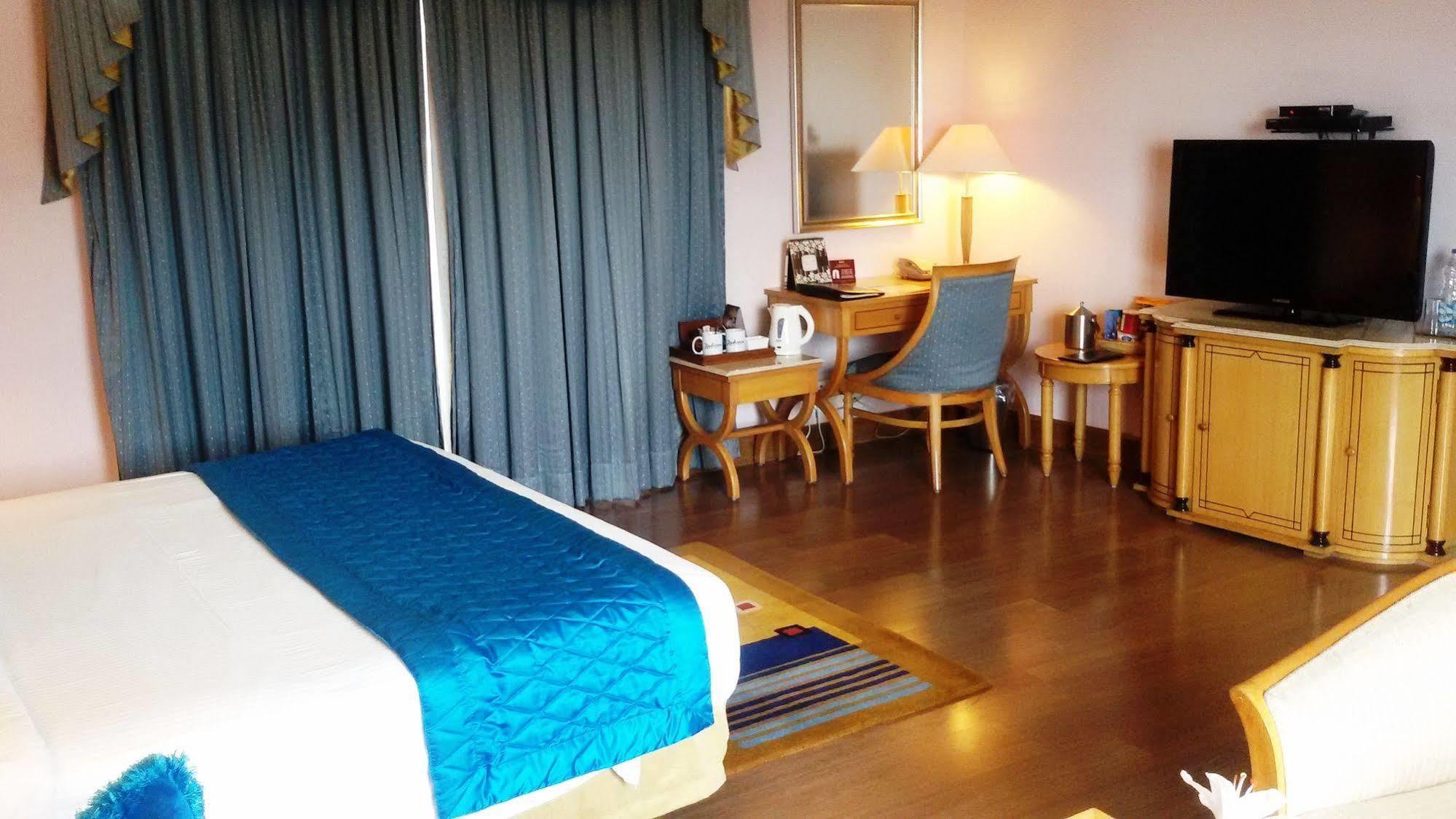 Park Plaza Chennai Omr Hotel Buitenkant foto